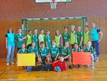 BVK spendet Trikots für die Handballmannschaft der Gesamtschule